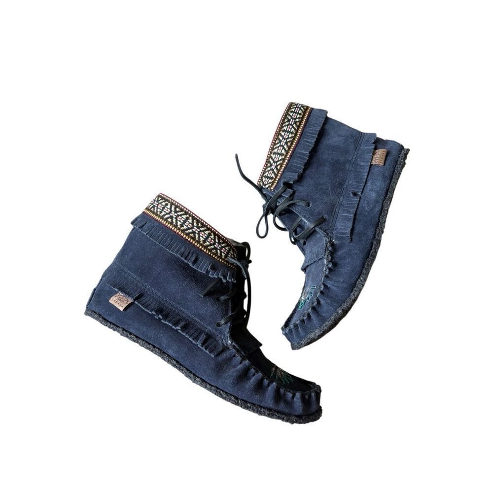 Laurentian Chief Canada Moccasins Suede Ankle High Boot Beaded Crepe Sole Size 6
